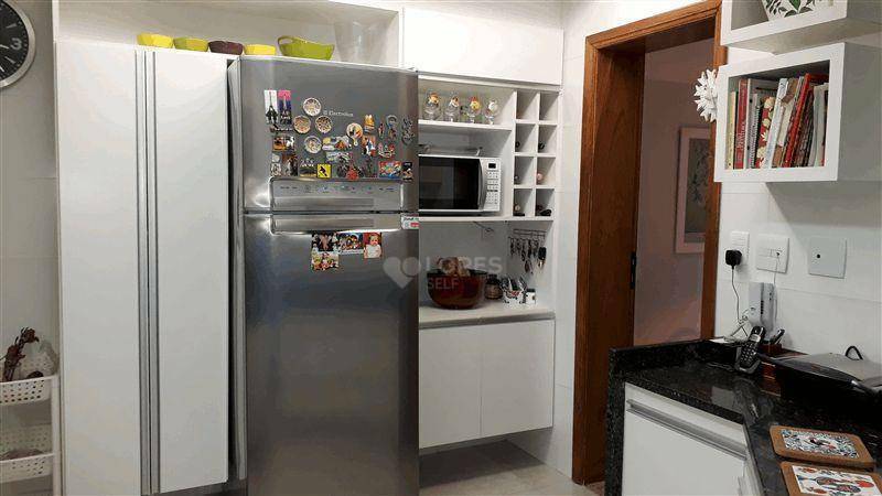 Apartamento à venda com 4 quartos, 200m² - Foto 18