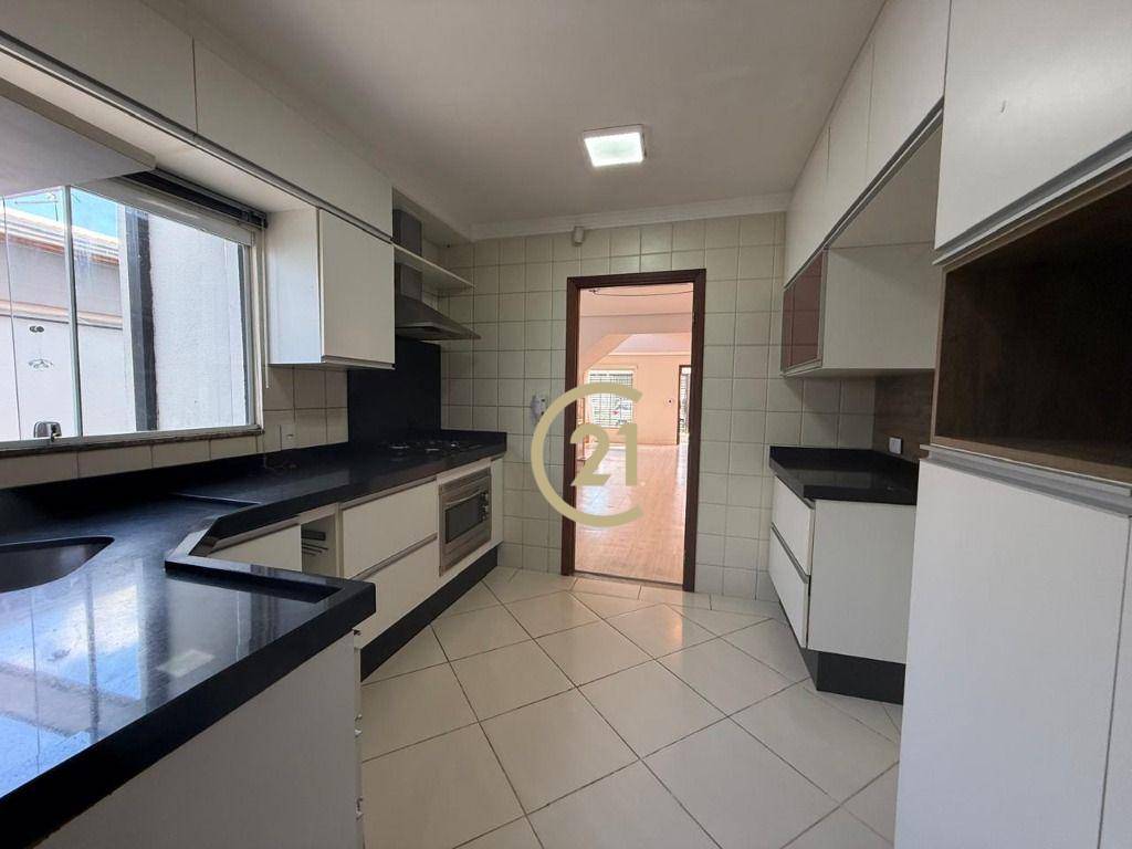 Casa à venda com 3 quartos, 140m² - Foto 7