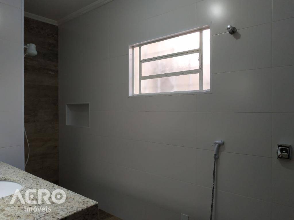 Casa à venda com 3 quartos, 180m² - Foto 9