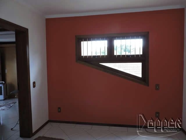 Casa à venda com 3 quartos, 240m² - Foto 3