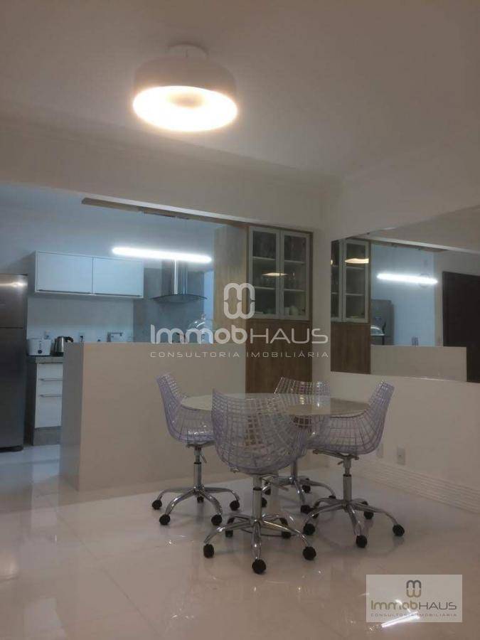 Apartamento à venda com 3 quartos, 116m² - Foto 2