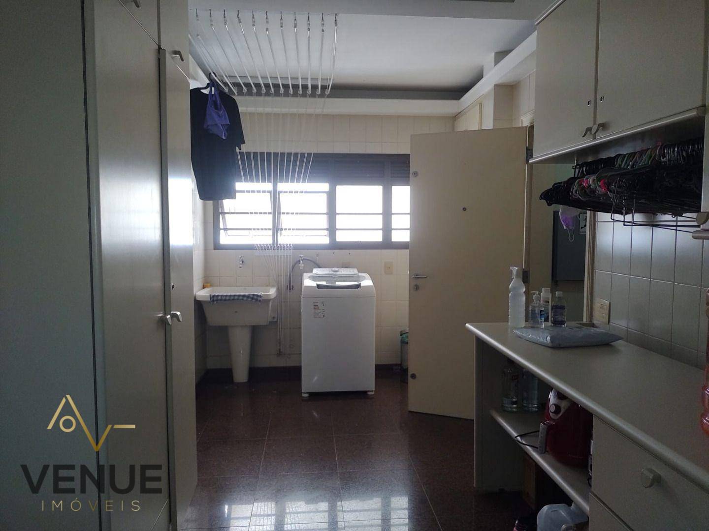 Apartamento à venda com 4 quartos, 188m² - Foto 10