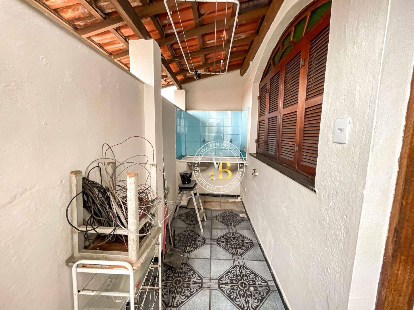 Casa para alugar com 4 quartos, 240m² - Foto 20