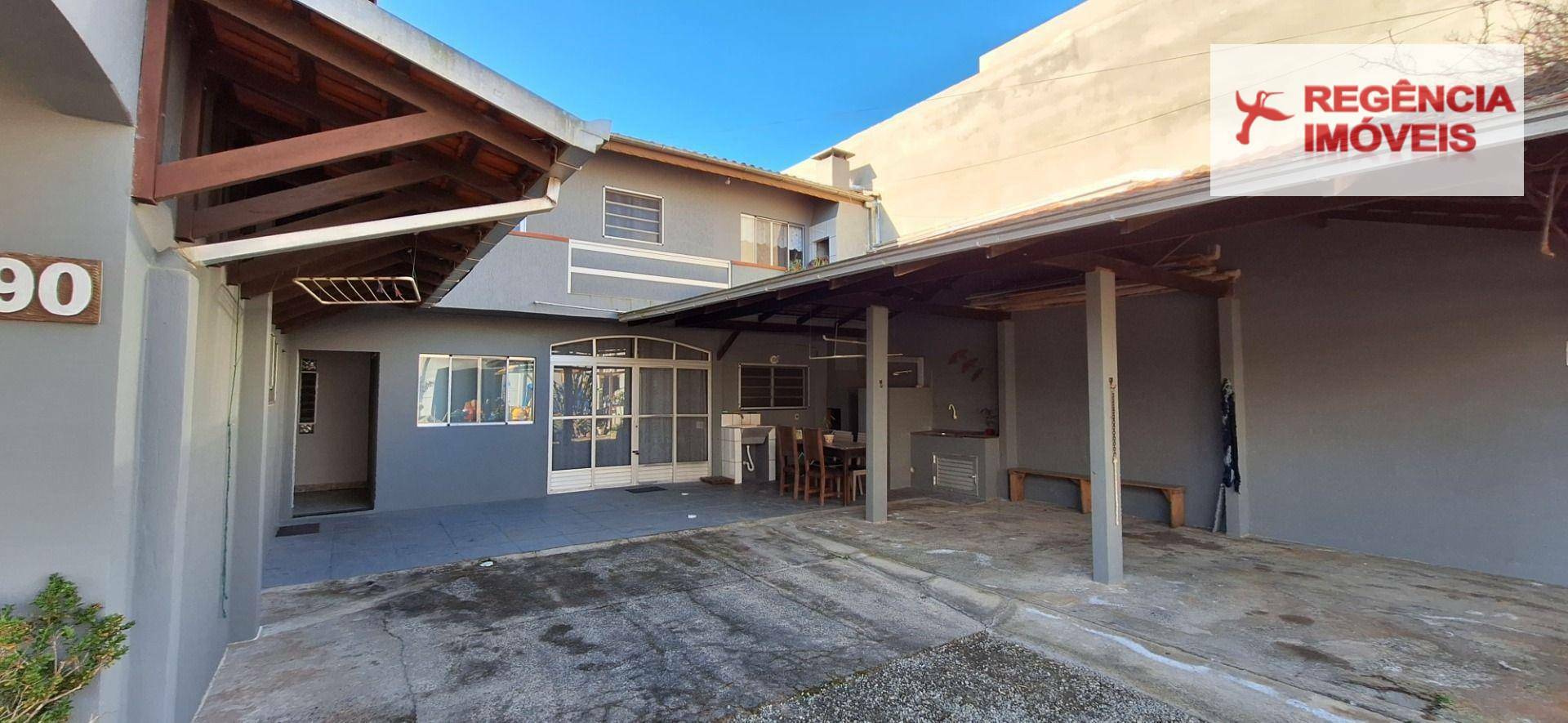 Casa à venda com 6 quartos, 238m² - Foto 5