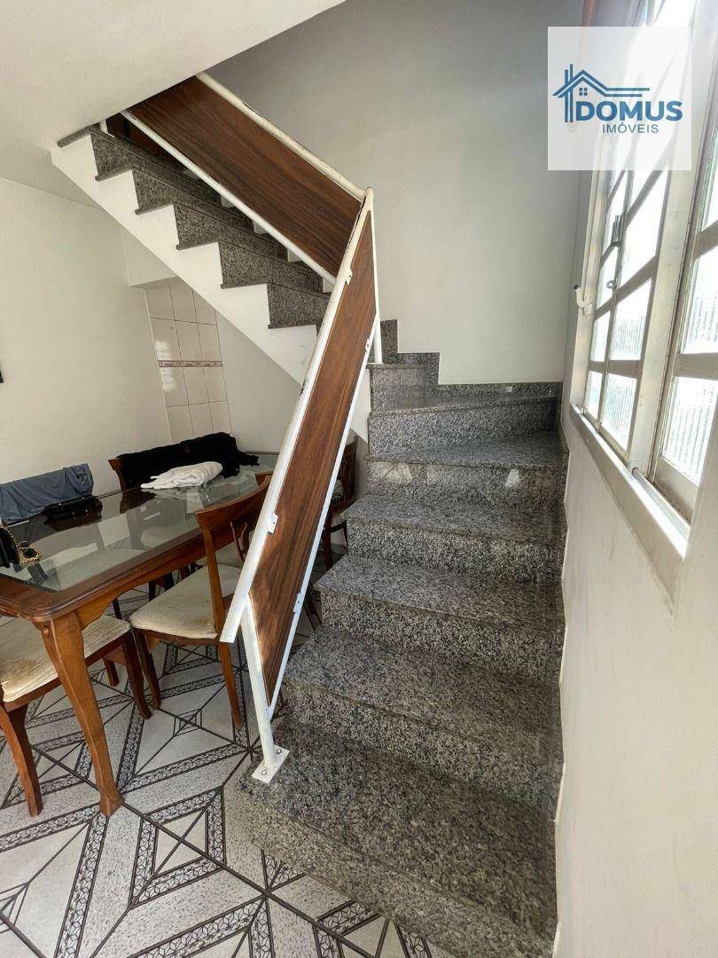 Casa à venda com 3 quartos, 79m² - Foto 4