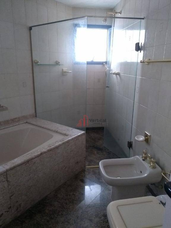 Apartamento para alugar com 3 quartos, 260m² - Foto 20