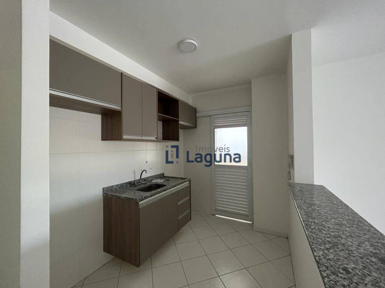 Apartamento para alugar com 3 quartos, 84m² - Foto 9