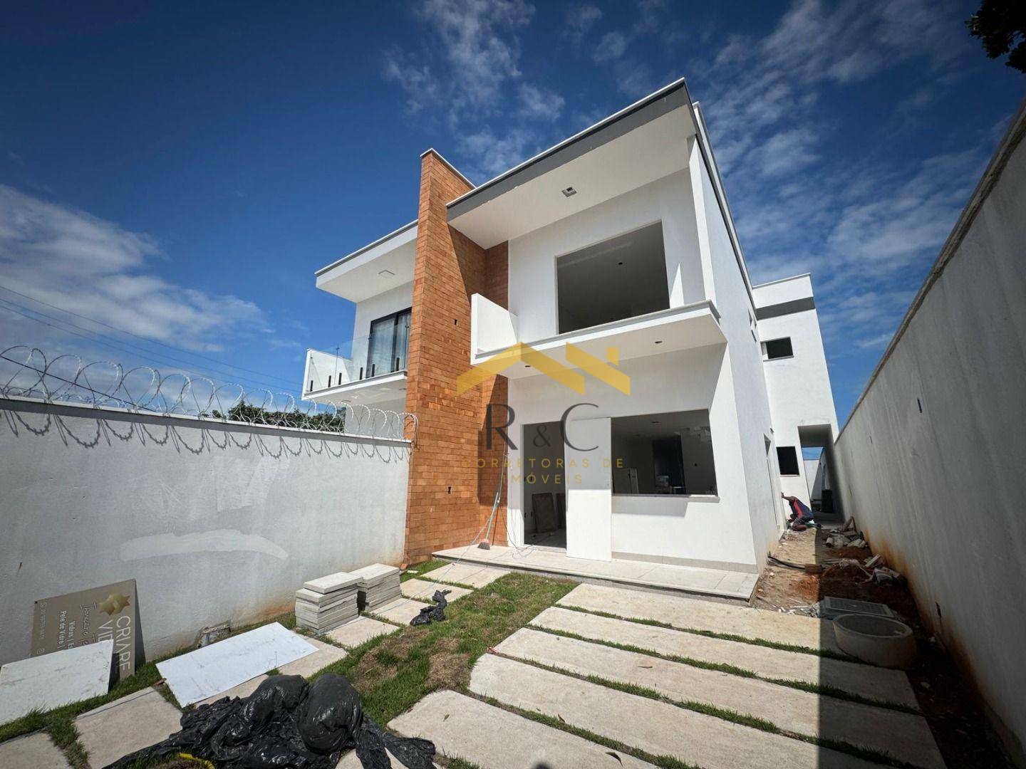 Casa à venda com 4 quartos, 185m² - Foto 1