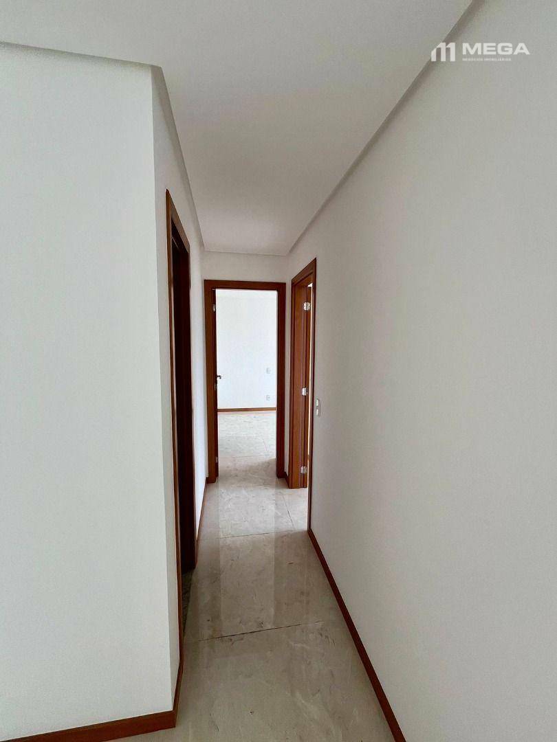 Apartamento à venda com 2 quartos, 61m² - Foto 3