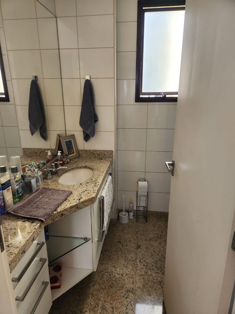 Apartamento à venda com 4 quartos, 195m² - Foto 17