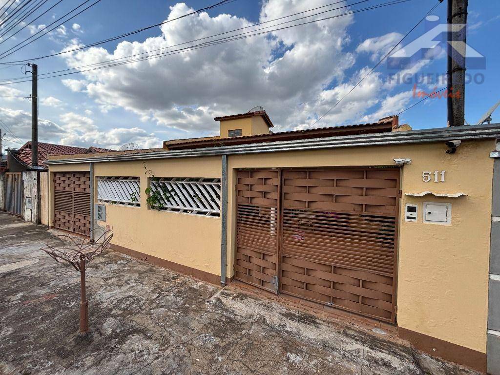 Casa à venda com 3 quartos, 260M2 - Foto 1