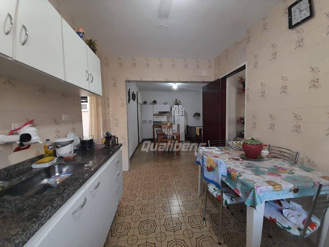 Casa à venda com 2 quartos, 140m² - Foto 4