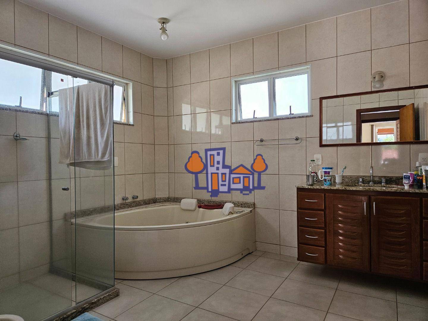 Casa à venda com 5 quartos, 326m² - Foto 32