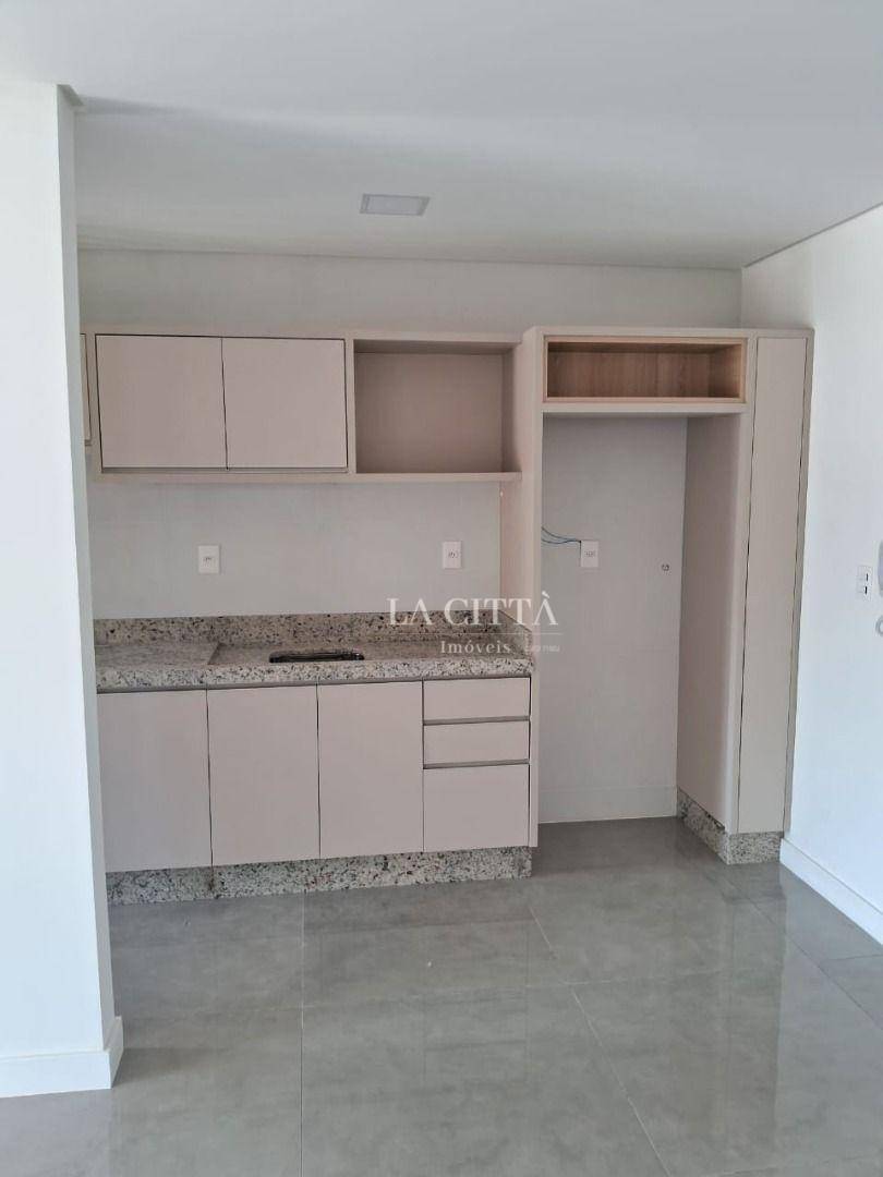 Apartamento para alugar com 2 quartos, 73m² - Foto 15