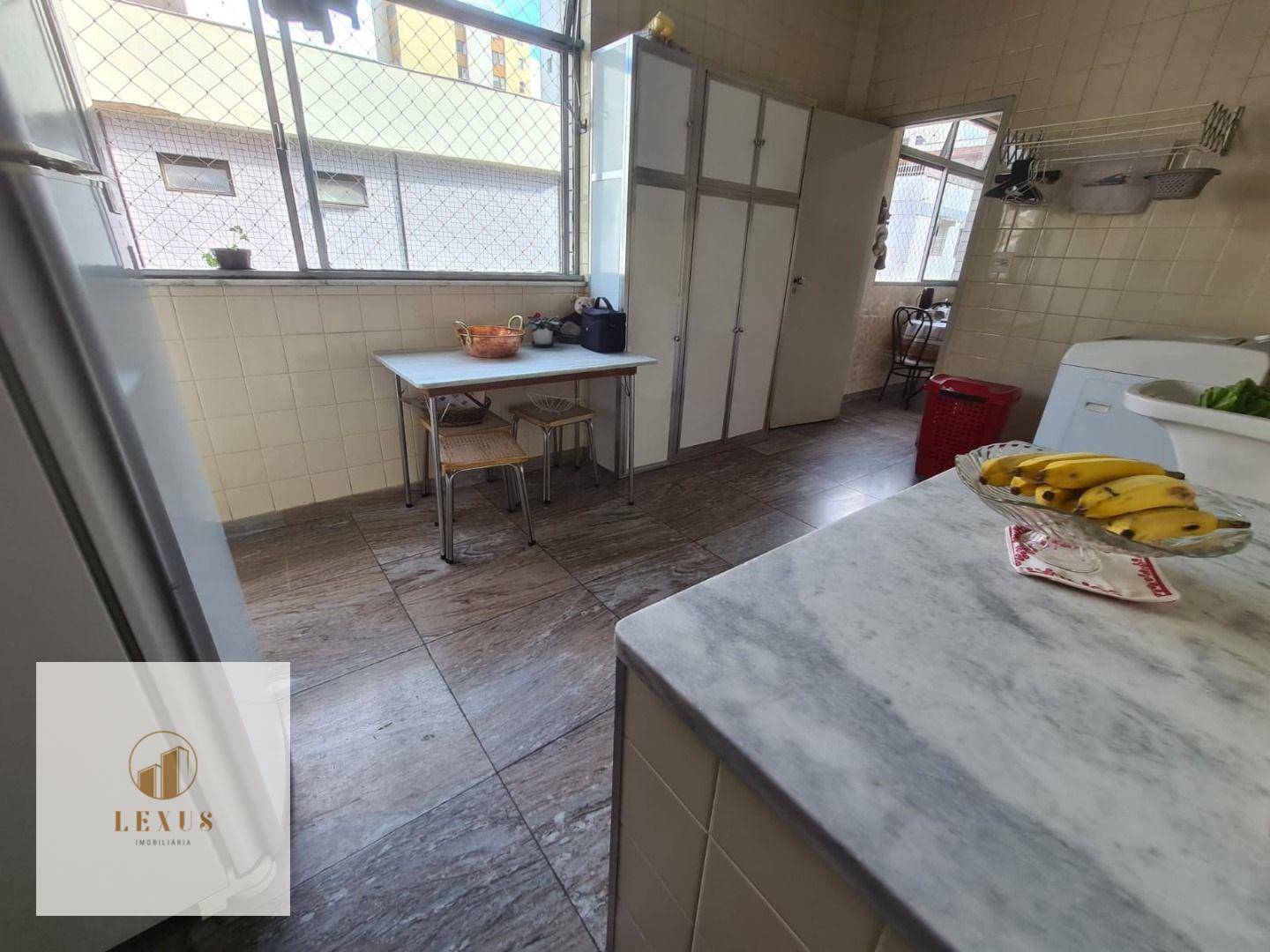 Apartamento à venda com 4 quartos, 240m² - Foto 14