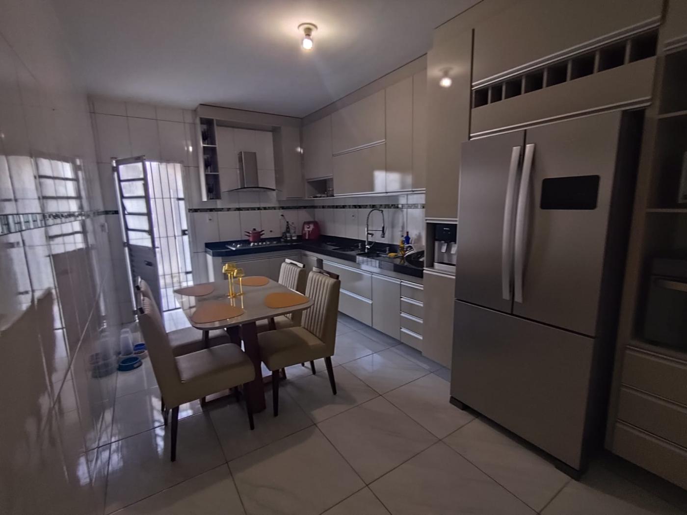 Casa à venda com 3 quartos, 200m² - Foto 9