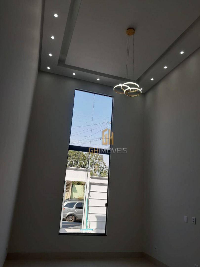 Casa à venda com 3 quartos, 140m² - Foto 1