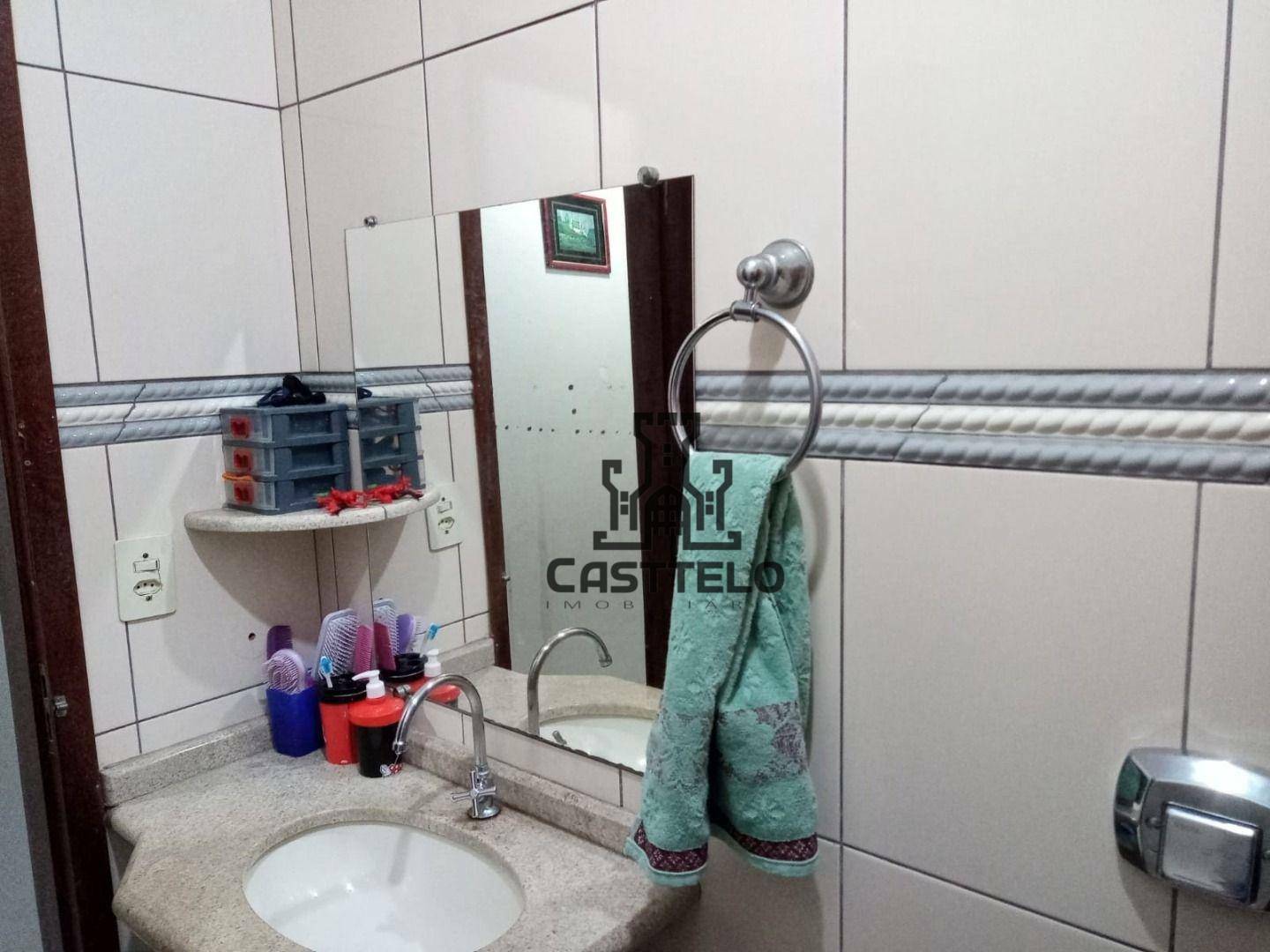 Casa à venda com 2 quartos, 220m² - Foto 13