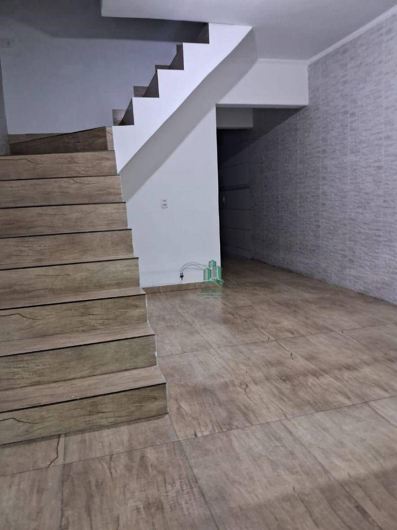 Sobrado à venda com 3 quartos, 160m² - Foto 1