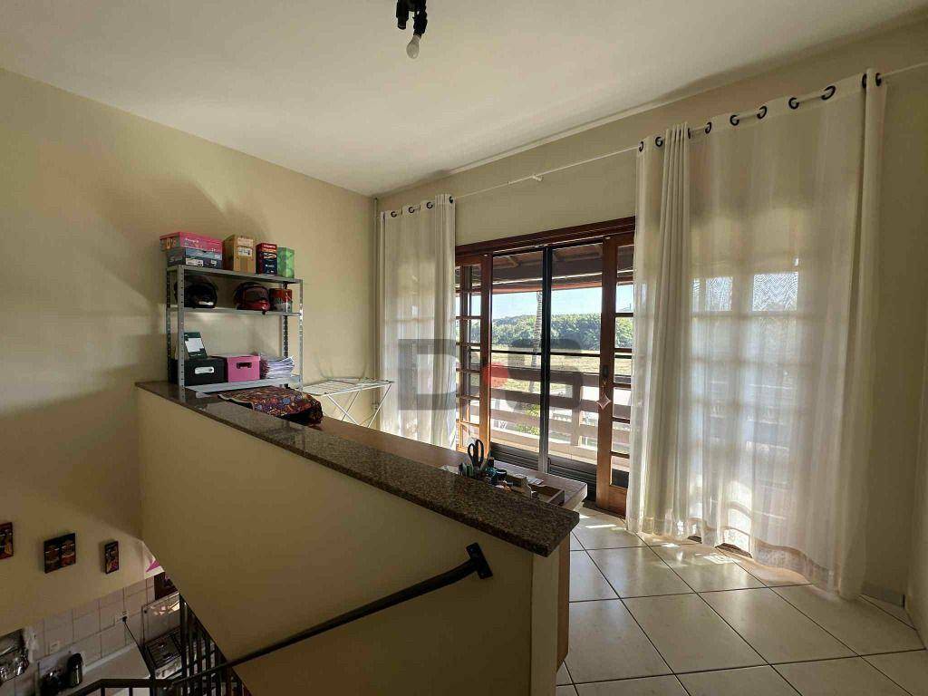 Chácara à venda com 3 quartos, 347m² - Foto 9