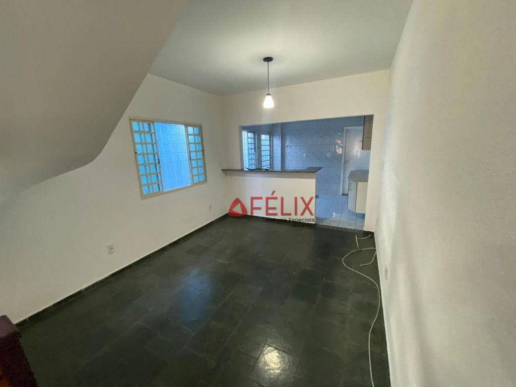 Sobrado à venda com 4 quartos, 171m² - Foto 2