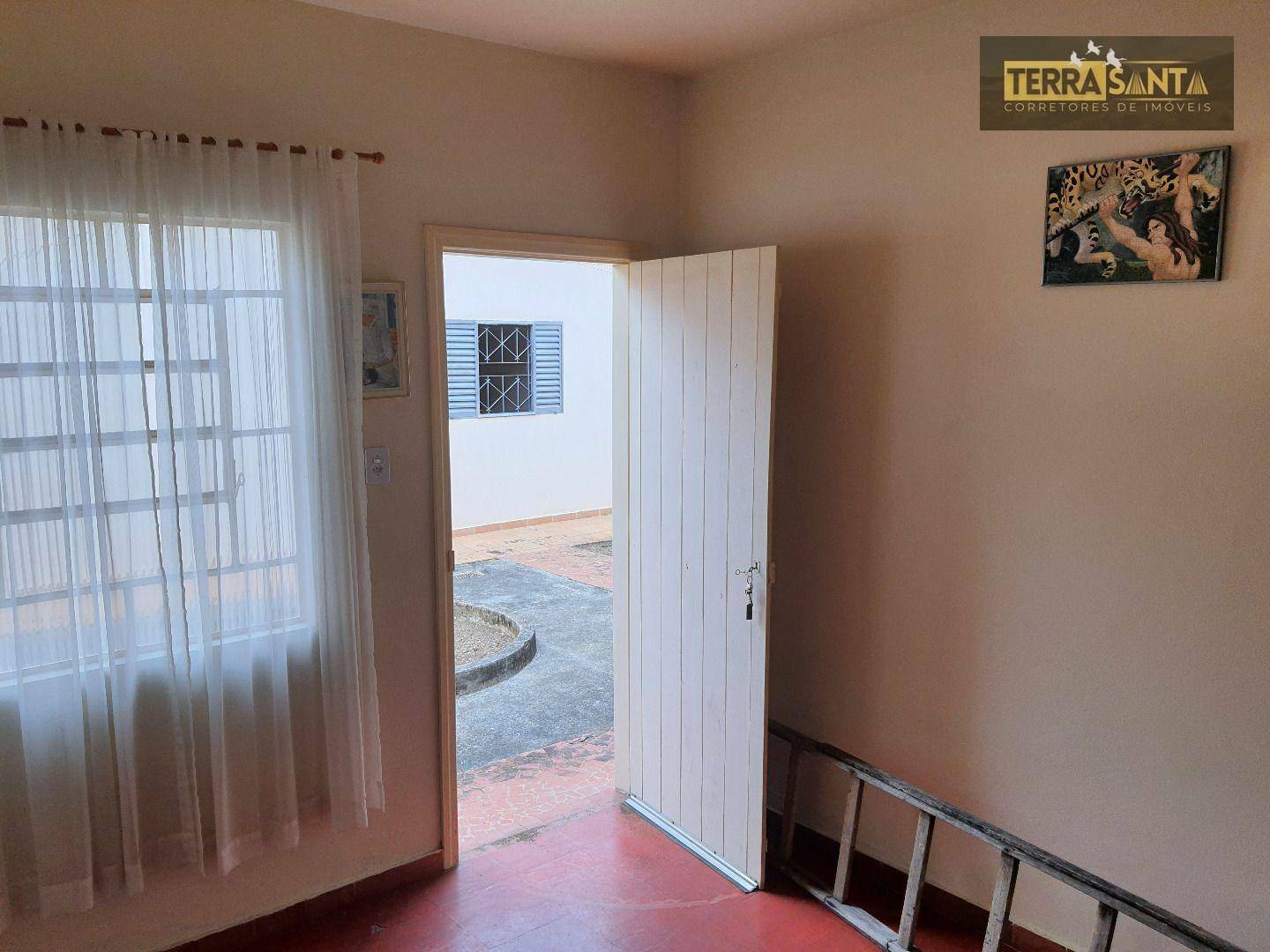 Casa à venda com 3 quartos, 250m² - Foto 27