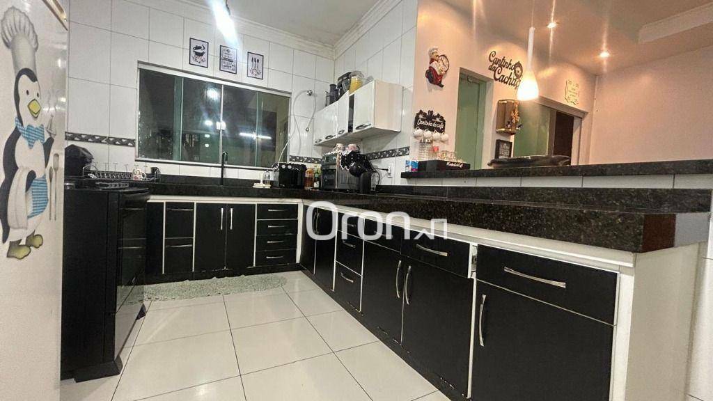 Sobrado à venda com 4 quartos, 300m² - Foto 3