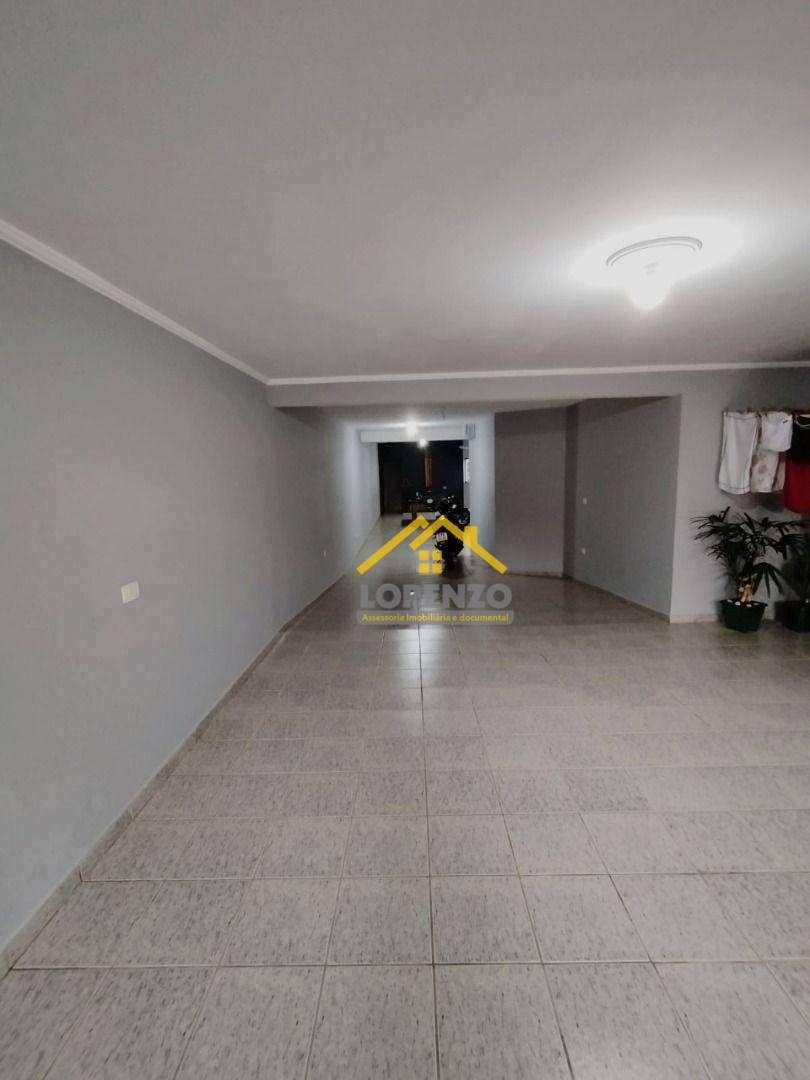 Casa à venda com 3 quartos, 210m² - Foto 11