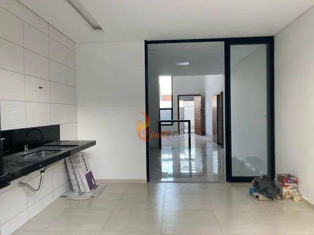 Casa à venda com 3 quartos, 166m² - Foto 4