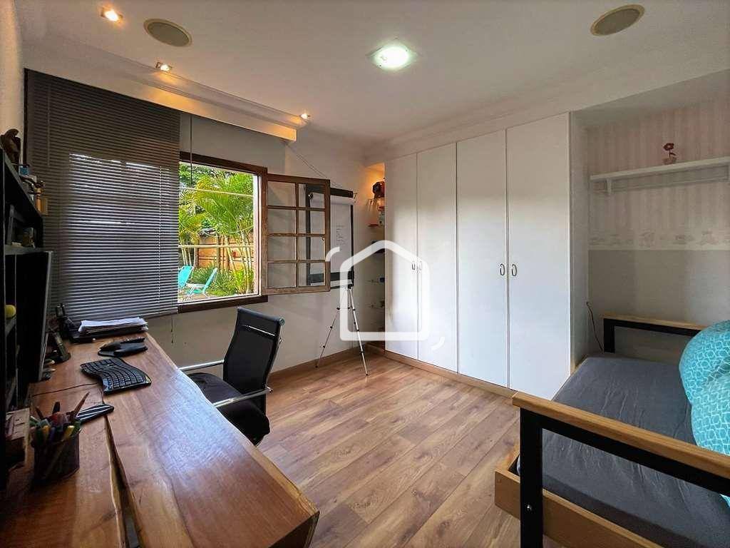 Casa de Condomínio à venda com 4 quartos, 220m² - Foto 32