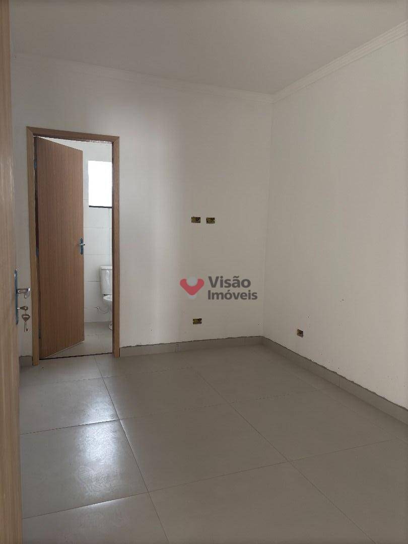 Casa à venda com 2 quartos, 58m² - Foto 4