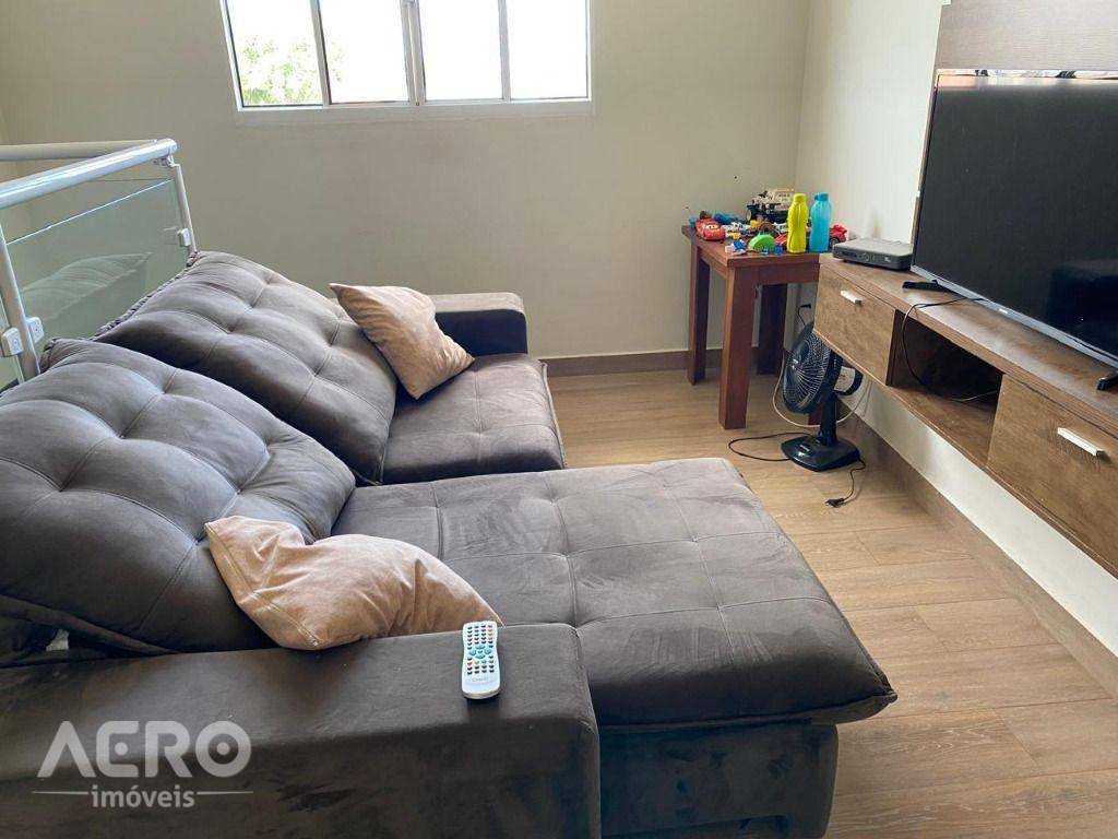 Casa à venda com 3 quartos, 169m² - Foto 6
