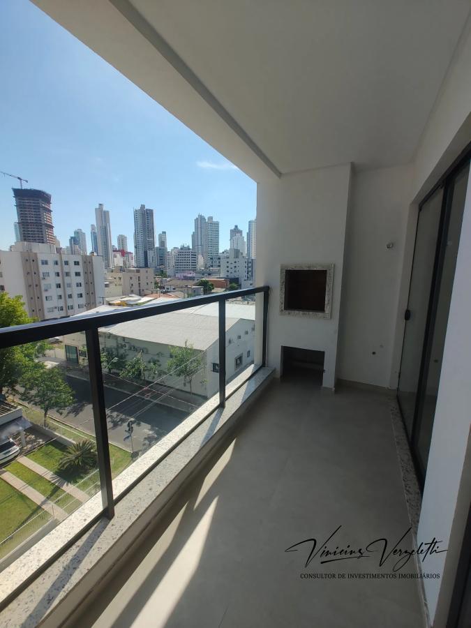 Apartamento à venda com 2 quartos, 64m² - Foto 1