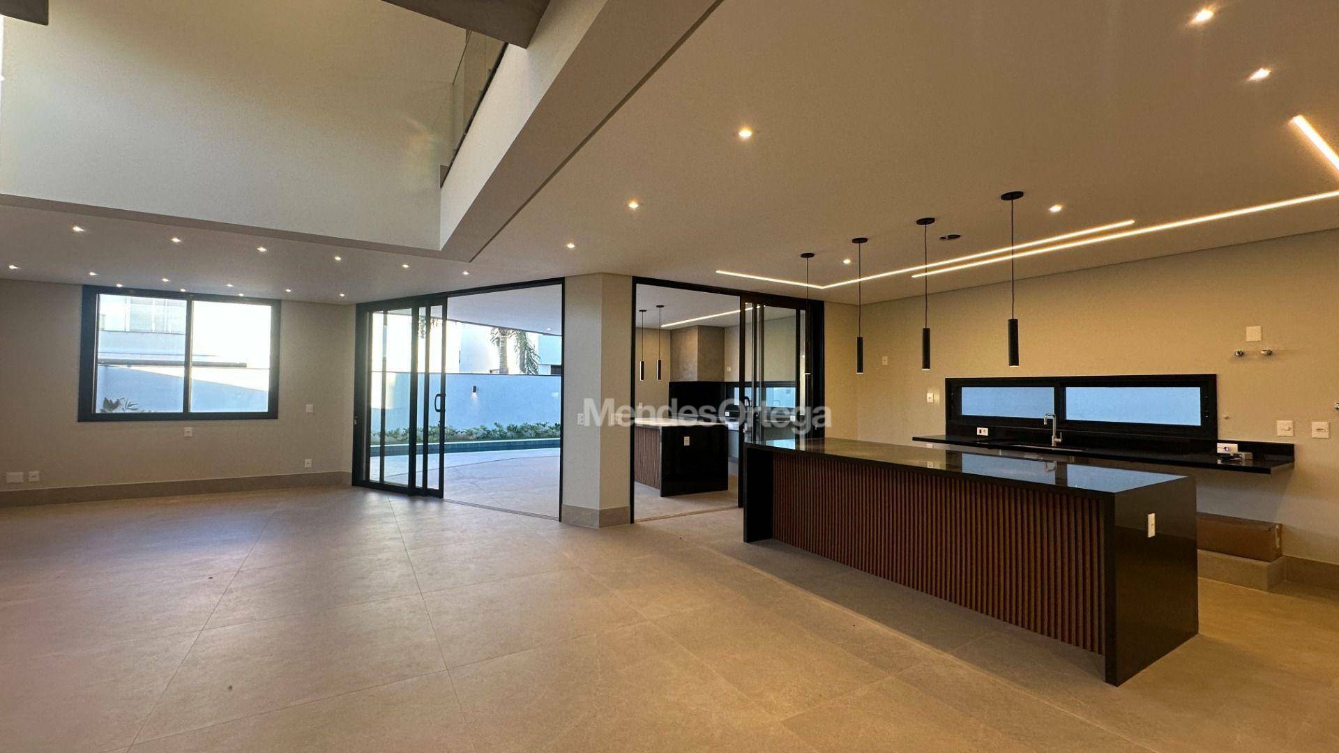 Casa de Condomínio à venda com 4 quartos, 347m² - Foto 3