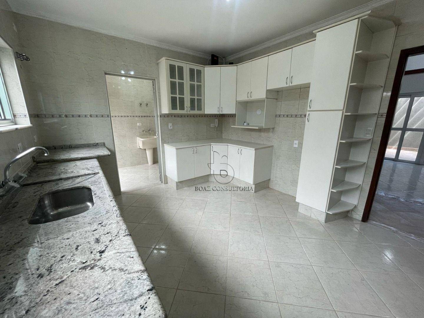 Casa à venda e aluguel com 3 quartos, 375m² - Foto 10