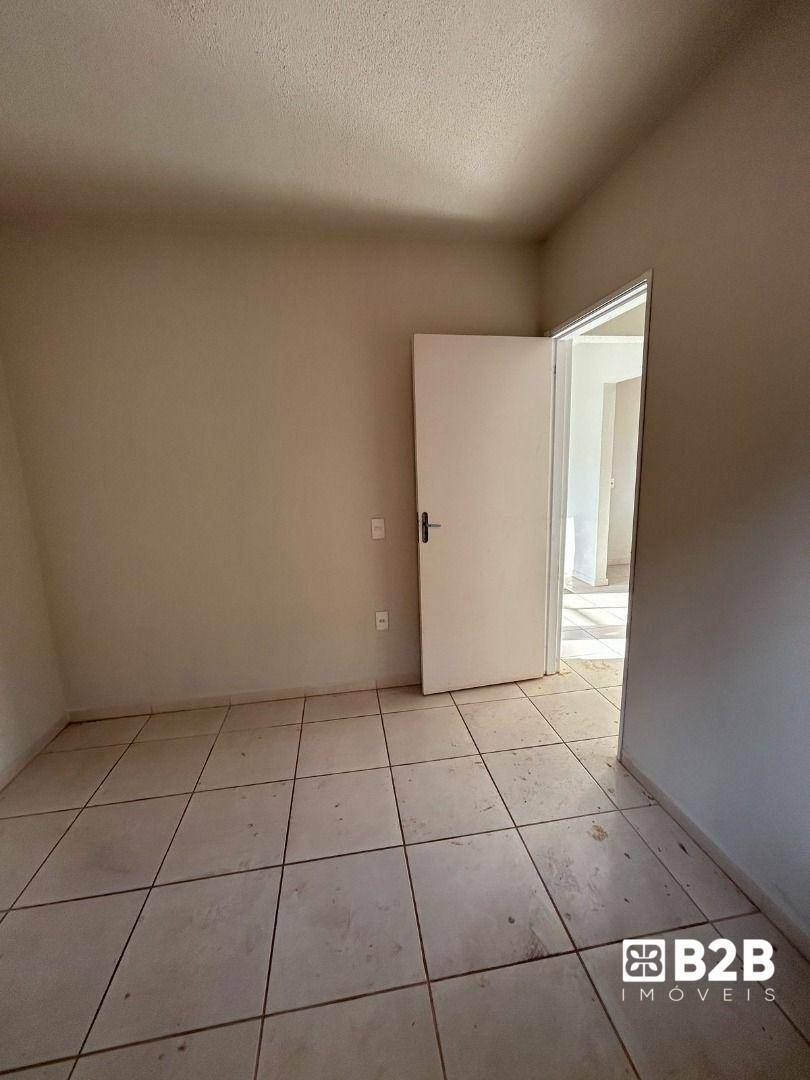 Casa à venda com 2 quartos, 45m² - Foto 9