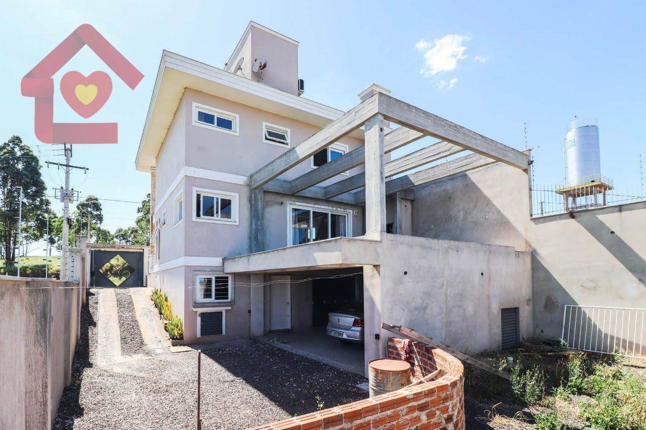 Casa à venda com 3 quartos, 226m² - Foto 2