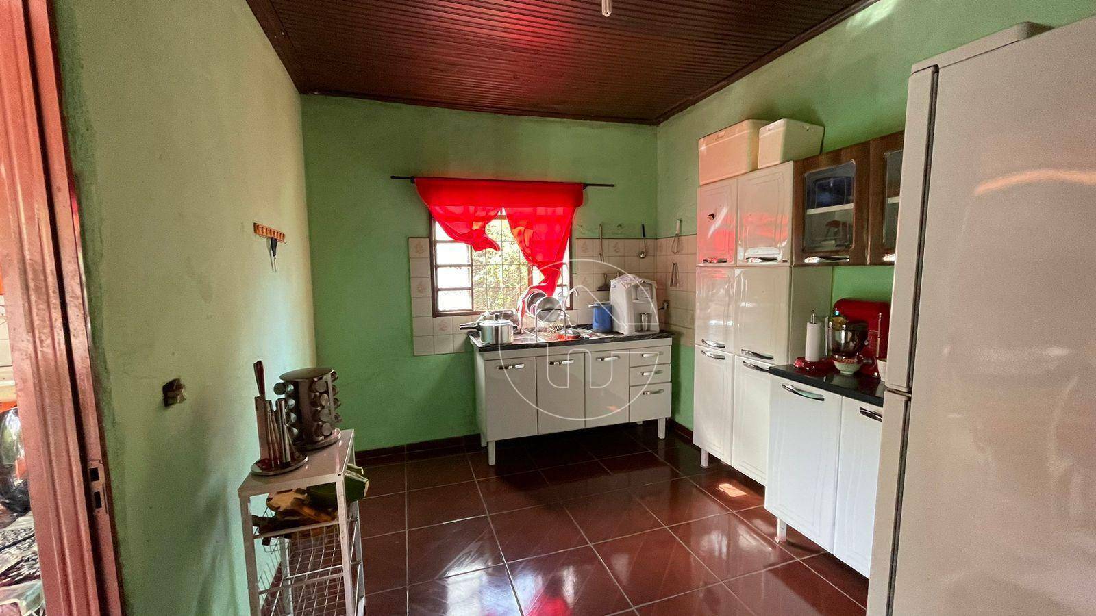 Casa à venda com 2 quartos, 100m² - Foto 8