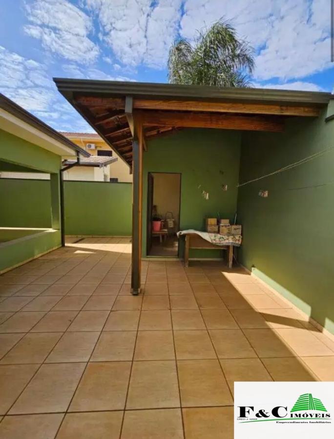 Casa à venda com 2 quartos, 250m² - Foto 3