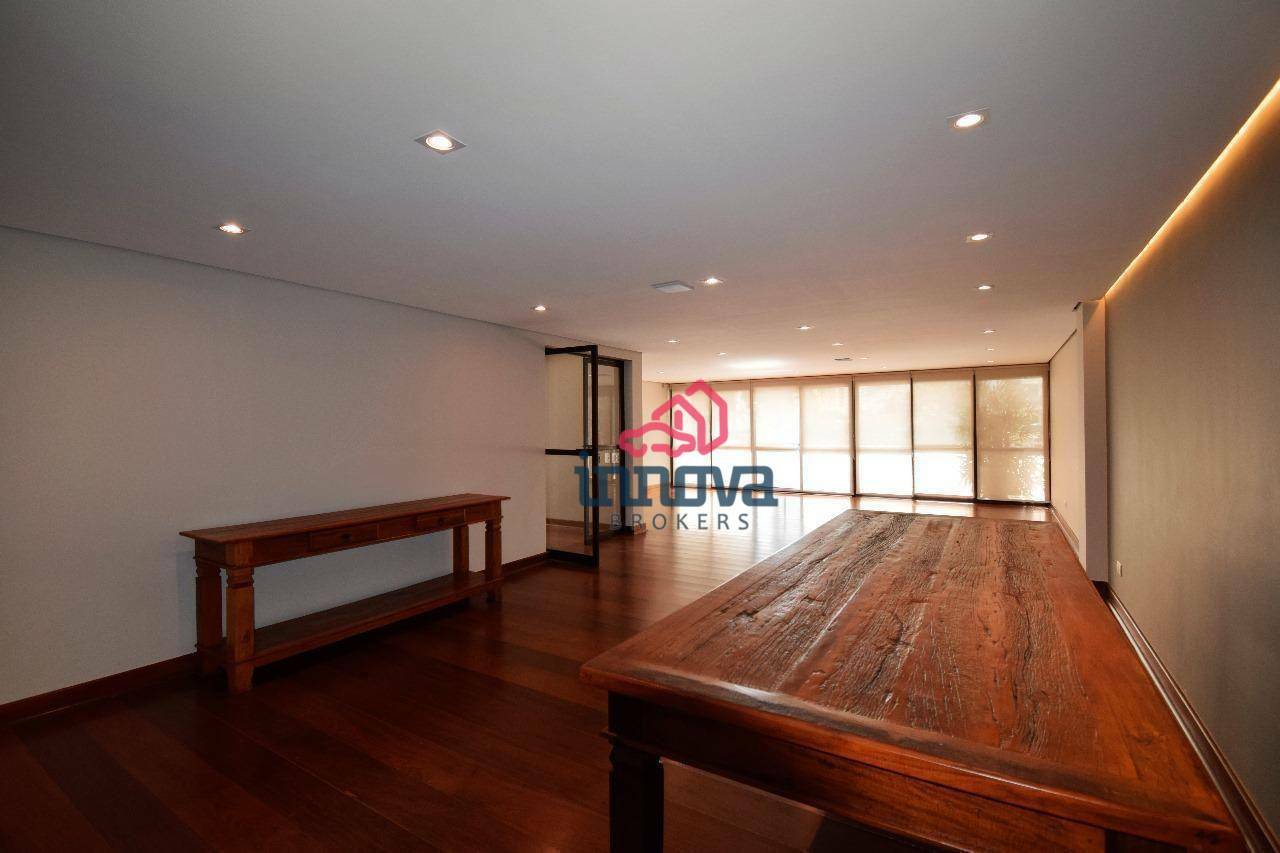 Apartamento à venda com 4 quartos, 195m² - Foto 2