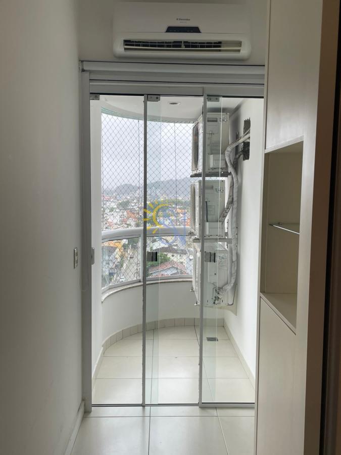 Apartamento para alugar com 3 quartos, 102m² - Foto 19