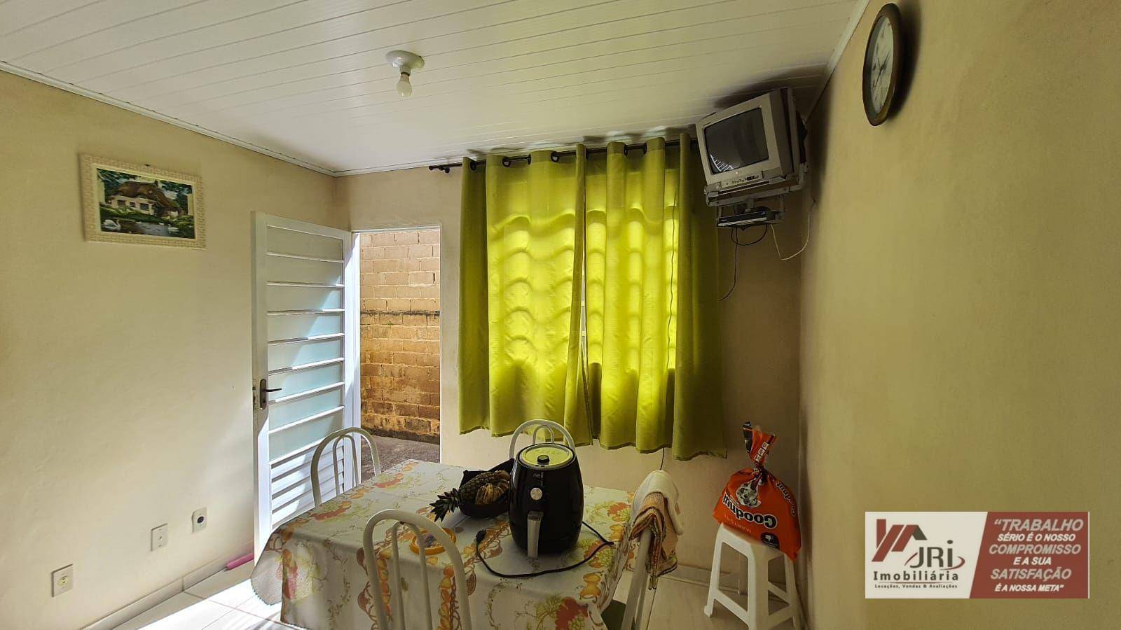 Casa à venda com 2 quartos, 200M2 - Foto 2