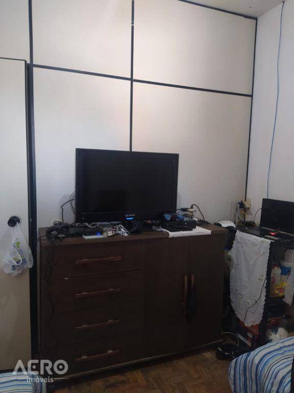 Casa à venda com 2 quartos, 90m² - Foto 6