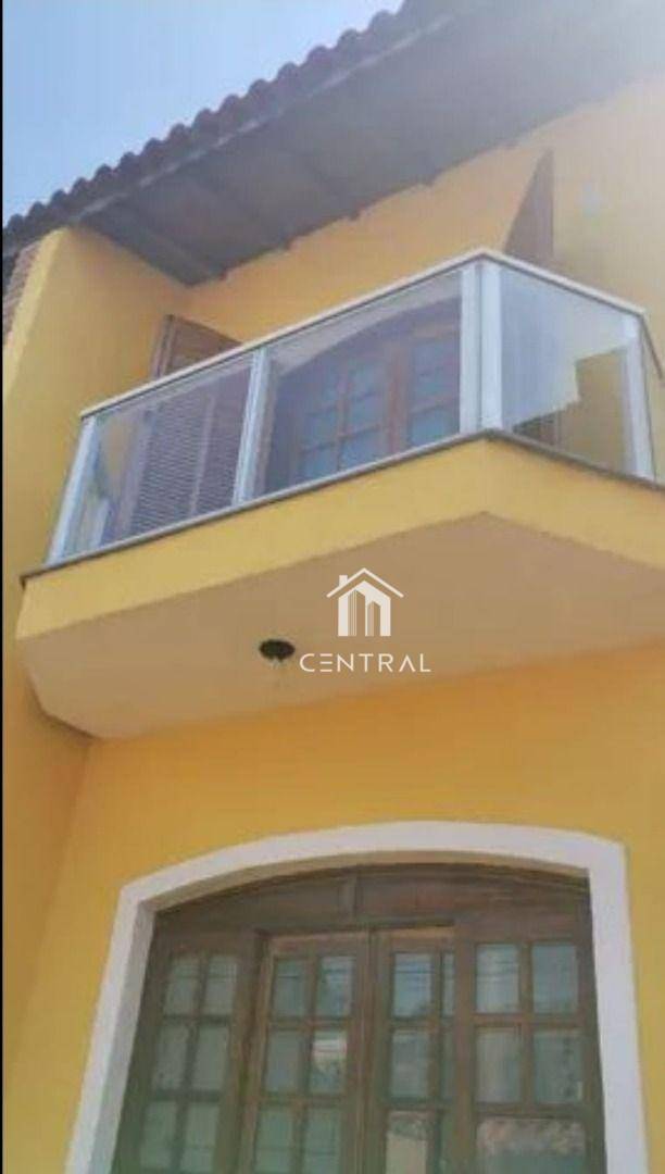 Sobrado à venda com 3 quartos, 180m² - Foto 1