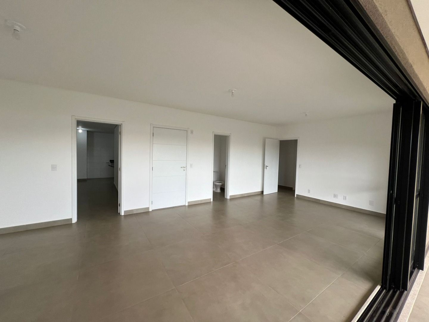 Apartamento à venda com 4 quartos, 198m² - Foto 3