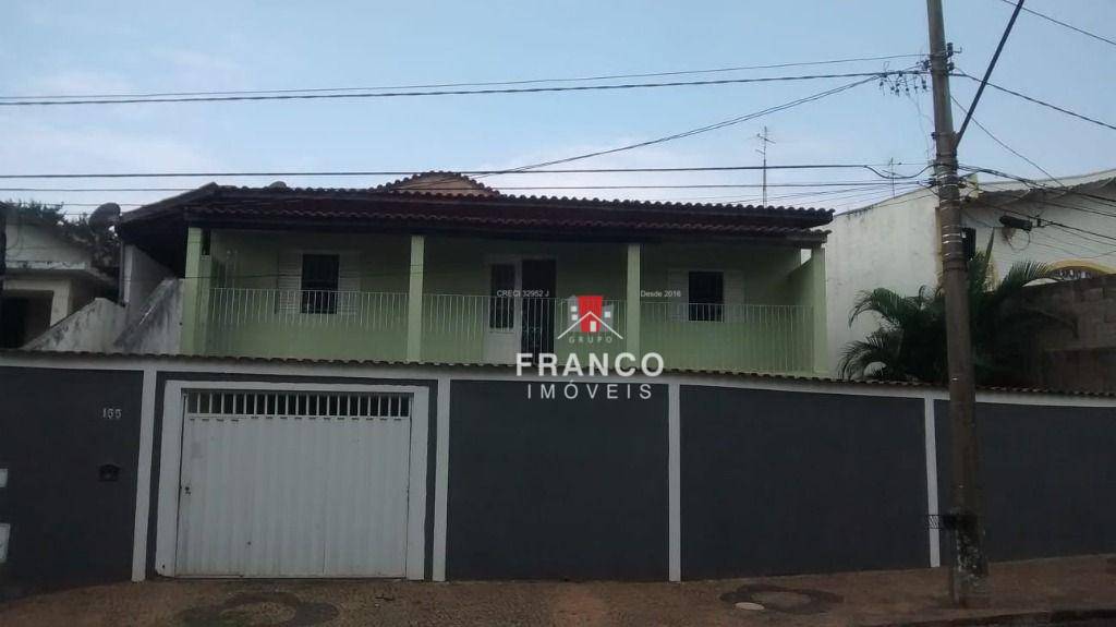 Casa à venda com 3 quartos, 270m² - Foto 1