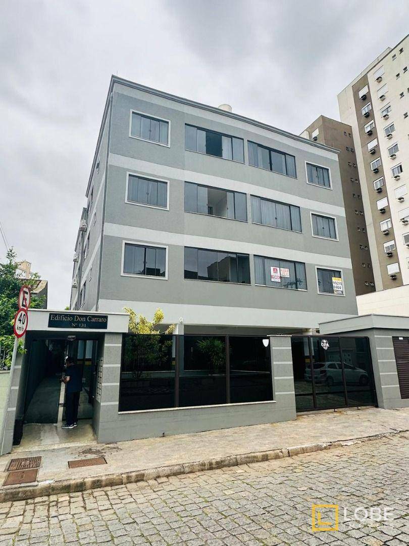 Apartamento à venda com 2 quartos, 67m² - Foto 1