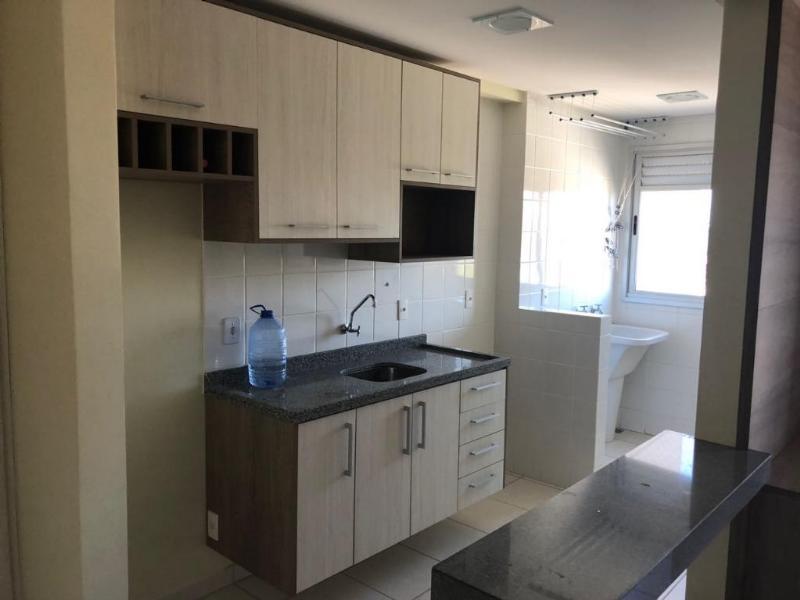 Apartamento à venda com 3 quartos, 70m² - Foto 2