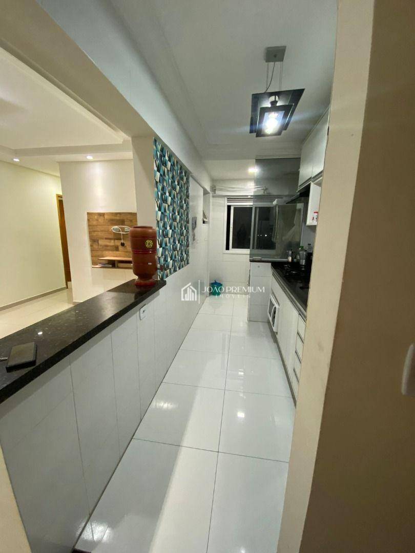 Apartamento à venda com 3 quartos, 75m² - Foto 4