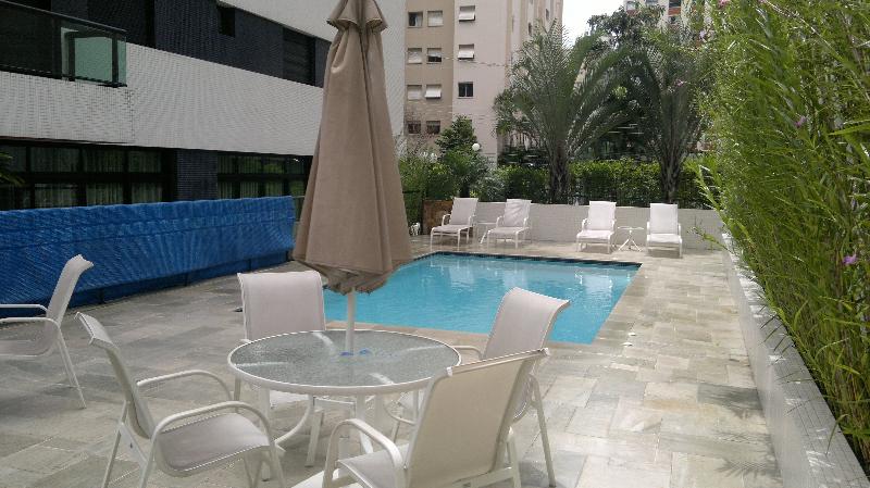 Apartamento à venda com 4 quartos, 235m² - Foto 2